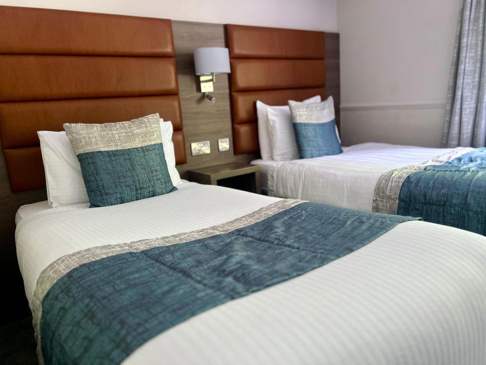 Bushtown Hotel & Spa Колрейн Экстерьер фото